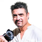 Fotógrafo Profesional y de Máster apto para enseñar como realizar imágenes a todas las edades. Inglés o Español.